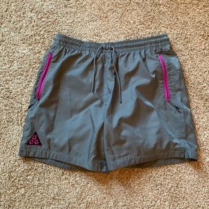 Nike ACG men’s woven nylon shorts - sz M